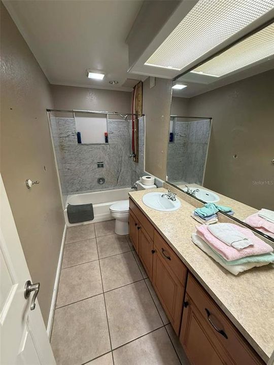 En Venta: $299,000 (4 camas, 2 baños, 2620 Pies cuadrados)