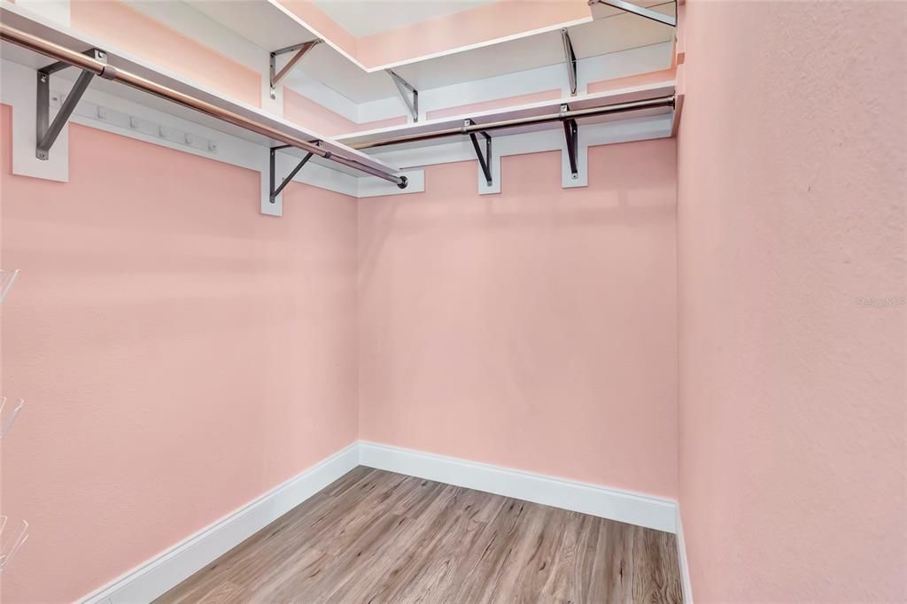 For Sale: $375,000 (4 beds, 3 baths, 1763 Square Feet)