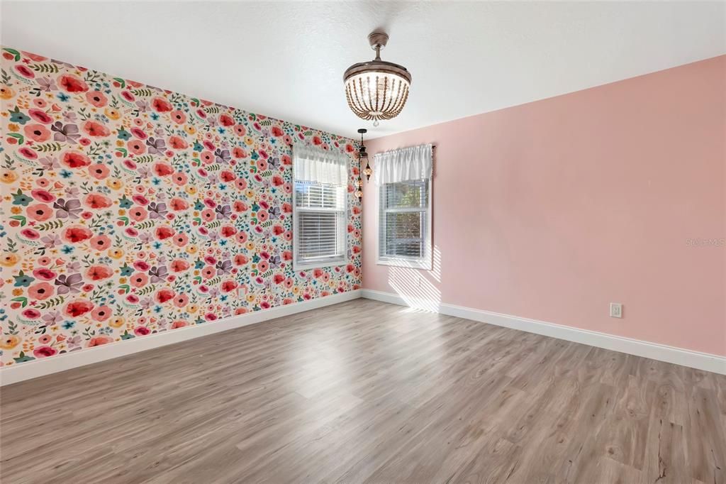 For Sale: $375,000 (4 beds, 3 baths, 1763 Square Feet)