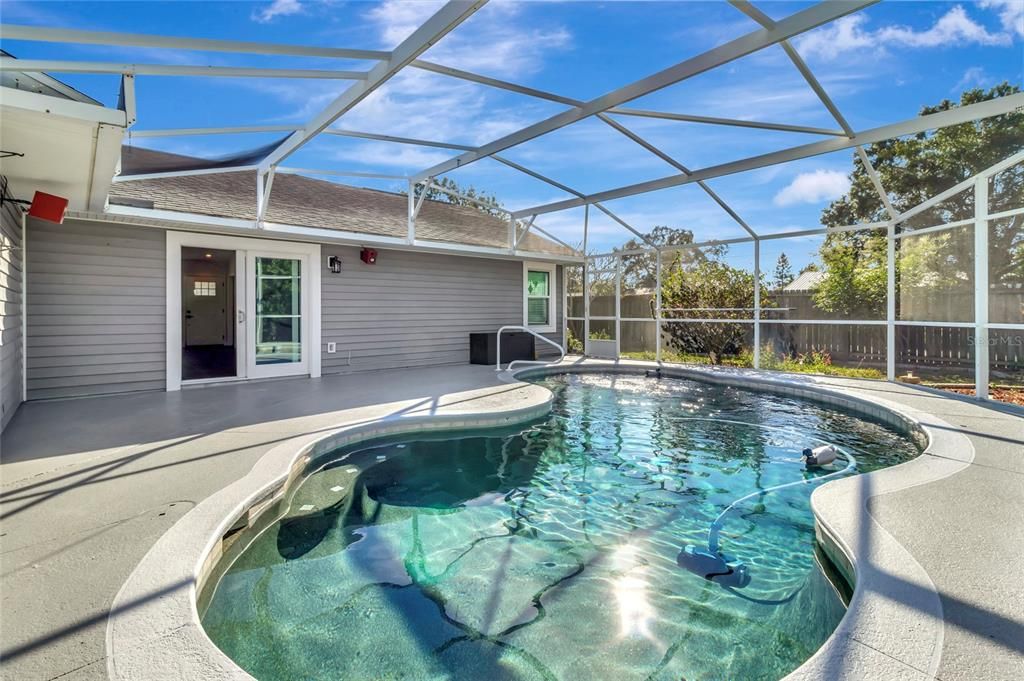 For Sale: $375,000 (4 beds, 3 baths, 1763 Square Feet)