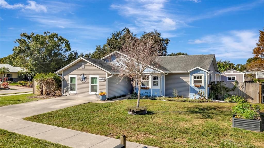 For Sale: $375,000 (4 beds, 3 baths, 1763 Square Feet)