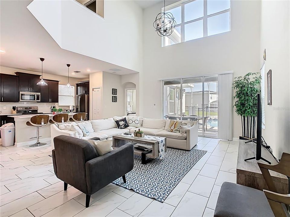 For Sale: $572,000 (5 beds, 5 baths, 3081 Square Feet)