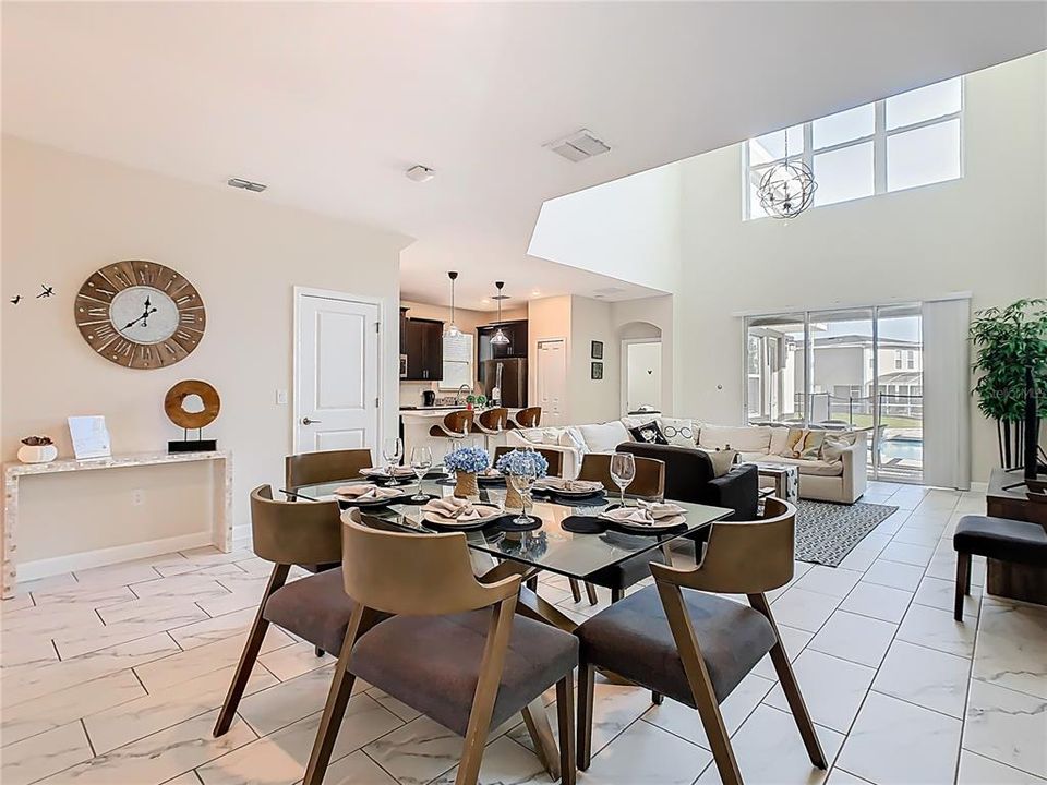 For Sale: $572,000 (5 beds, 5 baths, 3081 Square Feet)