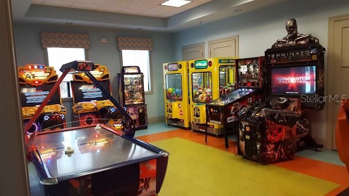 For Sale: $572,000 (5 beds, 5 baths, 3081 Square Feet)