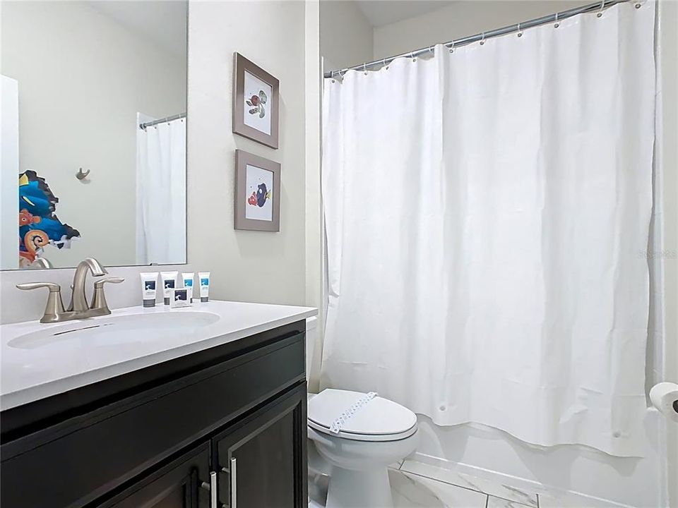 For Sale: $572,000 (5 beds, 5 baths, 3081 Square Feet)