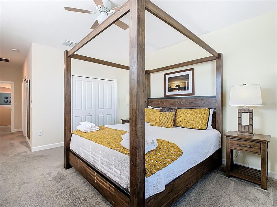 For Sale: $572,000 (5 beds, 5 baths, 3081 Square Feet)