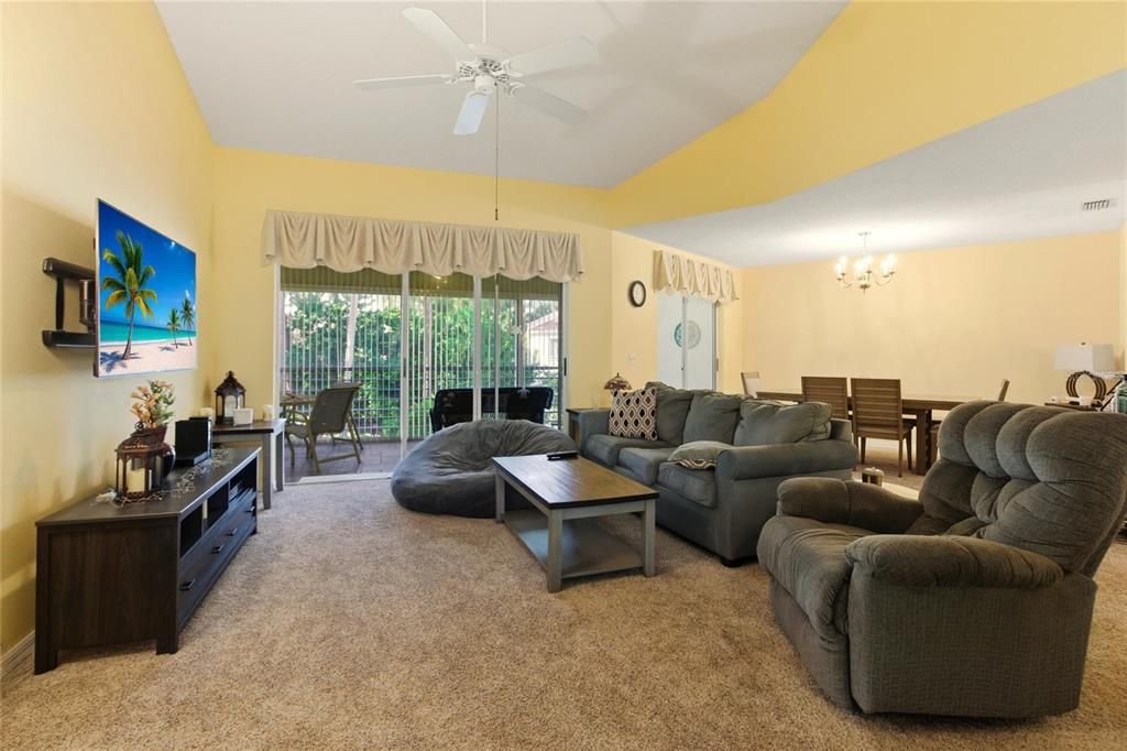 For Sale: $315,000 (3 beds, 2 baths, 1547 Square Feet)