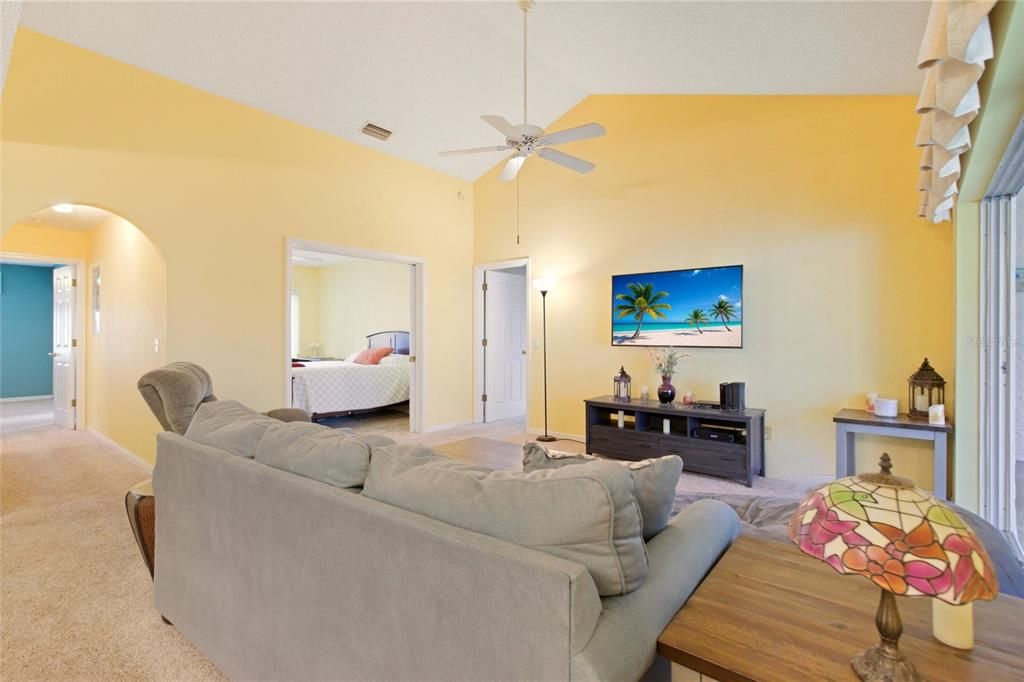 For Sale: $315,000 (3 beds, 2 baths, 1547 Square Feet)