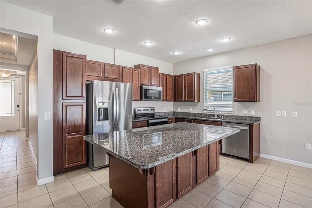 En Venta: $329,900 (3 camas, 2 baños, 1712 Pies cuadrados)