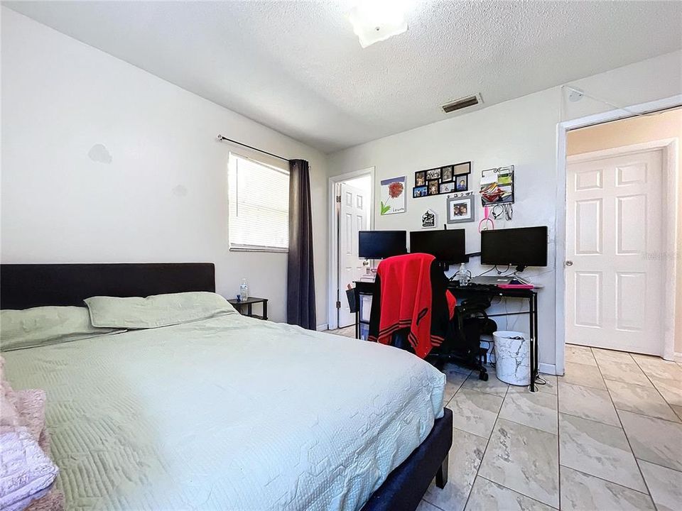 En Venta: $224,900 (4 camas, 2 baños, 1144 Pies cuadrados)