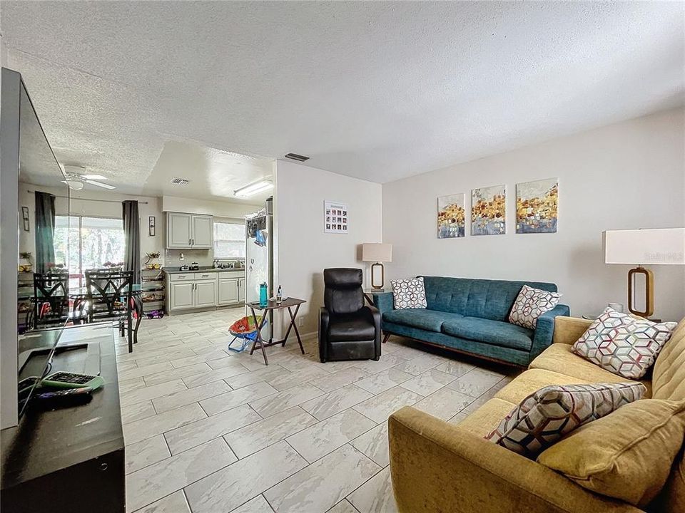 For Sale: $224,900 (4 beds, 2 baths, 1144 Square Feet)