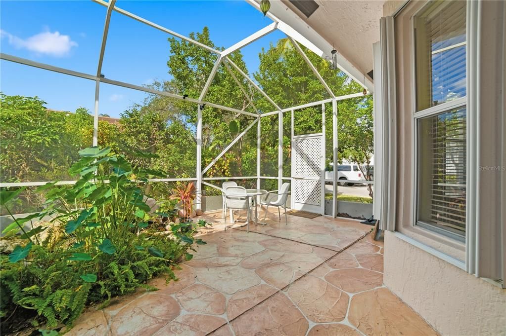 For Sale: $745,000 (4 beds, 2 baths, 2378 Square Feet)