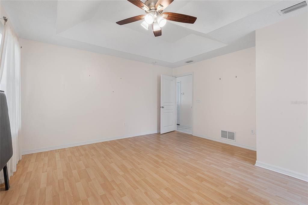 待售: $300,000 (3 贝兹, 2 浴室, 1519 平方英尺)