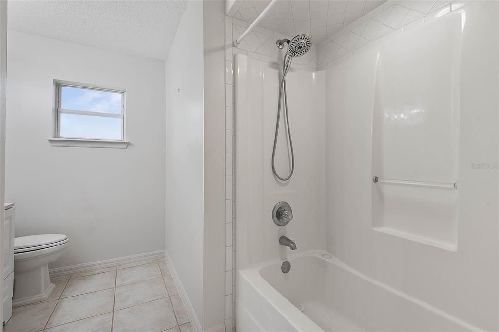 待售: $300,000 (3 贝兹, 2 浴室, 1519 平方英尺)