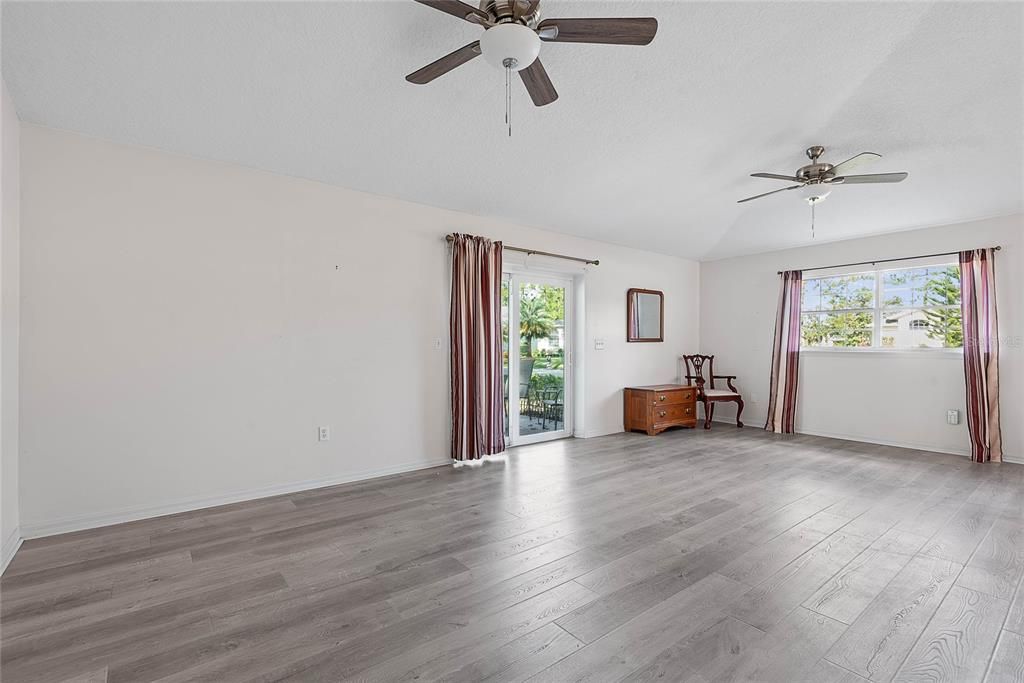 待售: $300,000 (3 贝兹, 2 浴室, 1519 平方英尺)