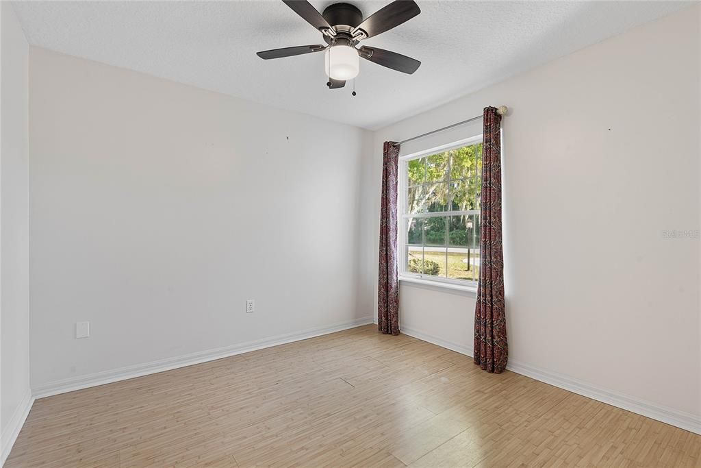 待售: $300,000 (3 贝兹, 2 浴室, 1519 平方英尺)