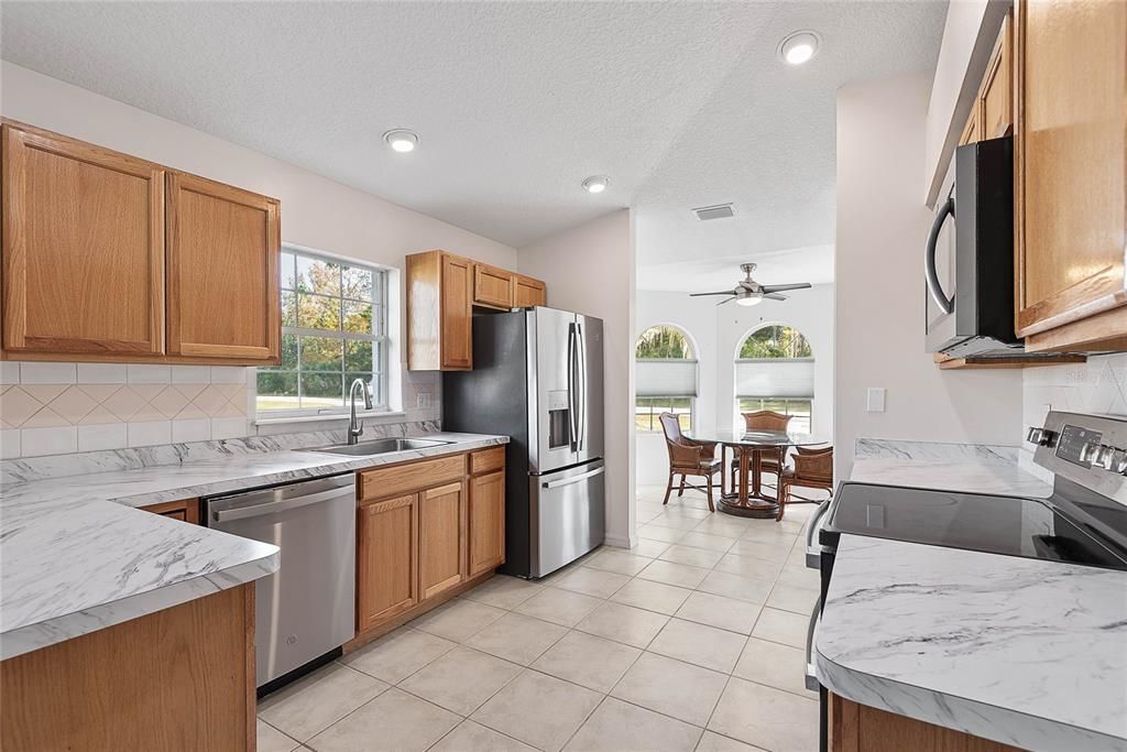 待售: $300,000 (3 贝兹, 2 浴室, 1519 平方英尺)