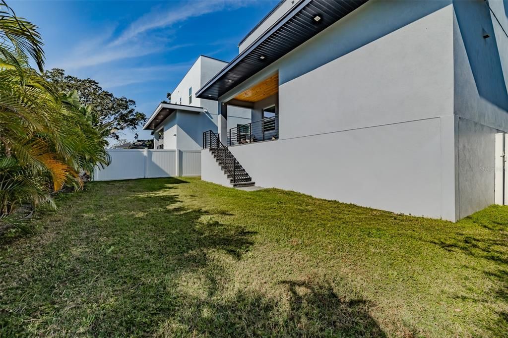 For Sale: $725,000 (4 beds, 3 baths, 2380 Square Feet)