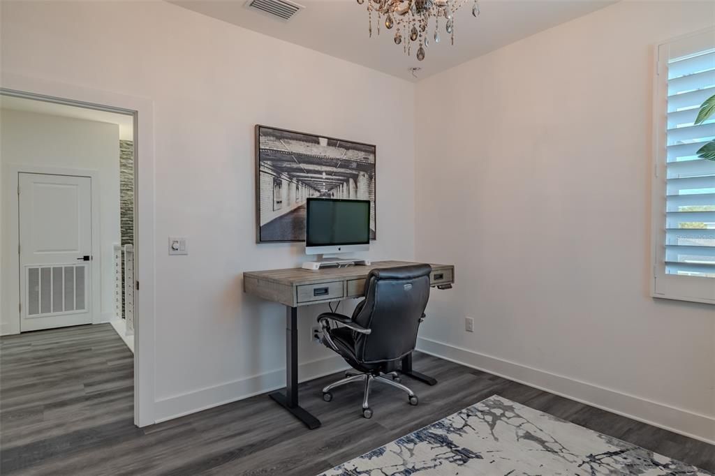 For Sale: $725,000 (4 beds, 3 baths, 2380 Square Feet)