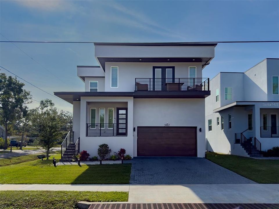 For Sale: $725,000 (4 beds, 3 baths, 2380 Square Feet)