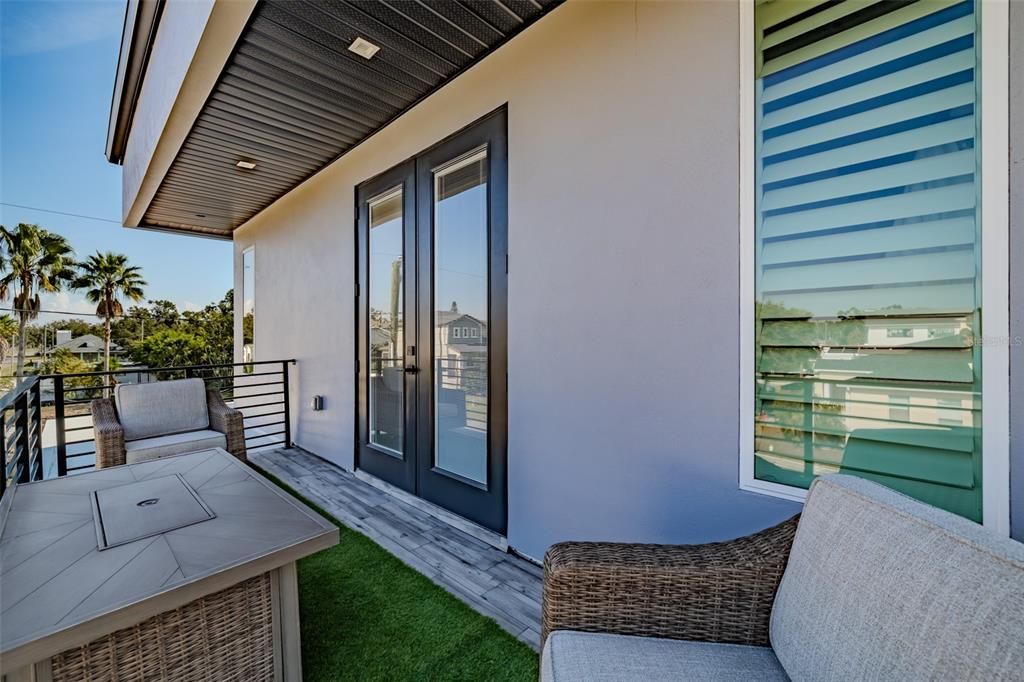 For Sale: $725,000 (4 beds, 3 baths, 2380 Square Feet)