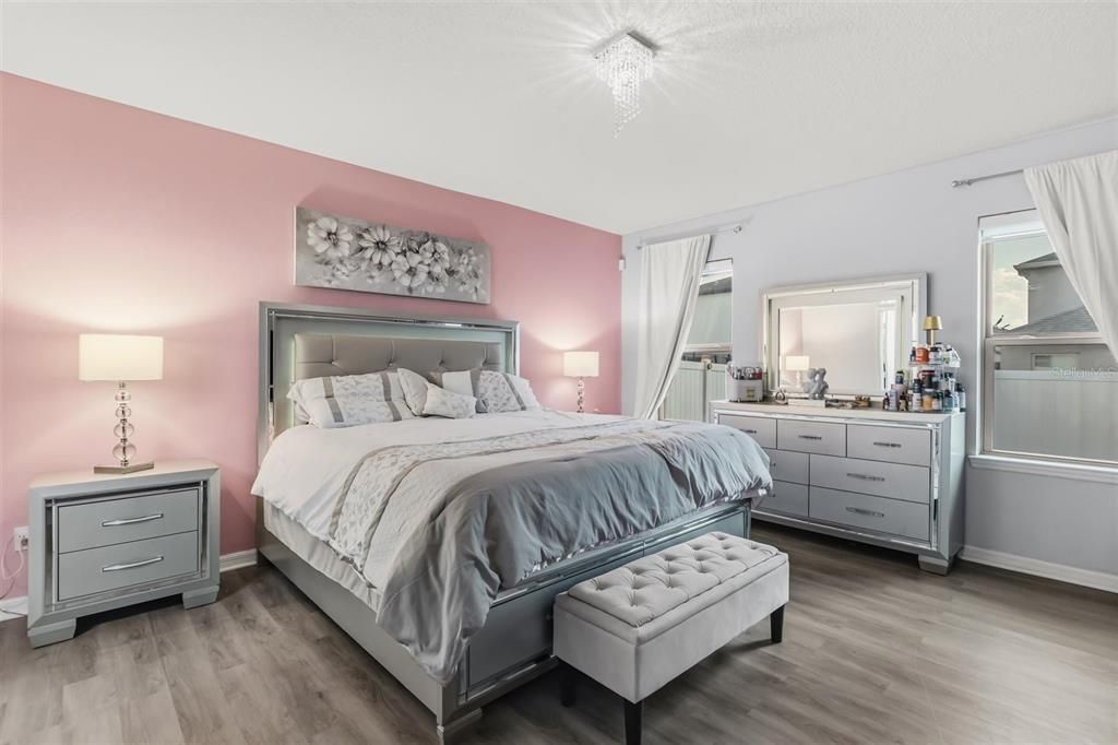 For Sale: $565,000 (4 beds, 3 baths, 2676 Square Feet)