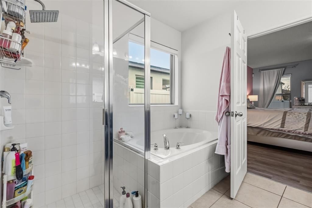 For Sale: $565,000 (4 beds, 3 baths, 2676 Square Feet)