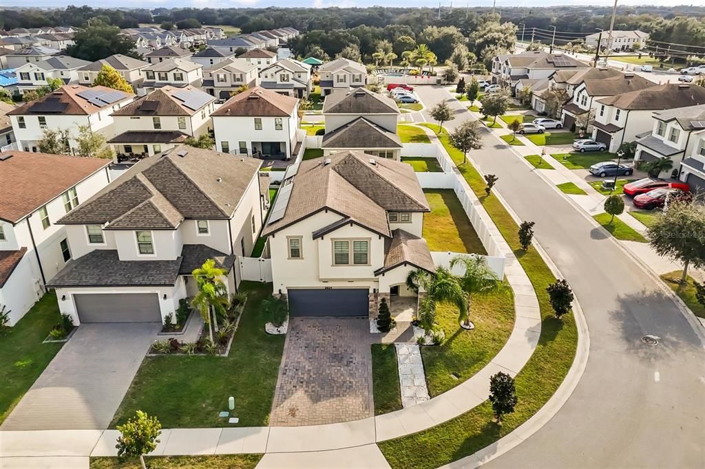 For Sale: $565,000 (4 beds, 3 baths, 2676 Square Feet)