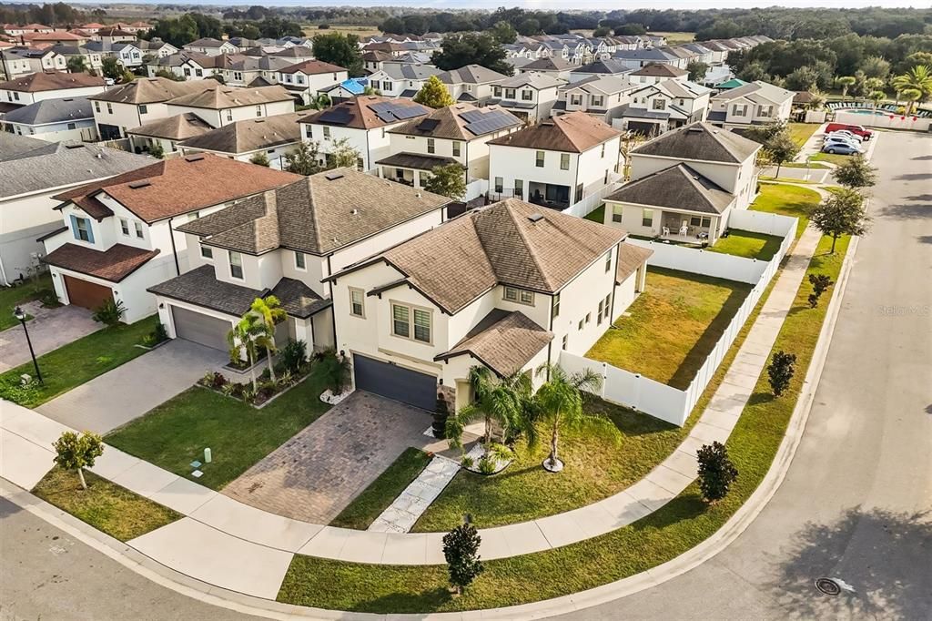 For Sale: $565,000 (4 beds, 3 baths, 2676 Square Feet)