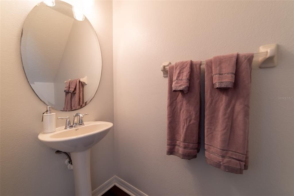 For Sale: $299,000 (2 beds, 2 baths, 1296 Square Feet)