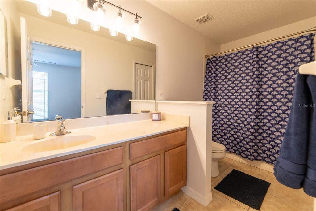 For Sale: $299,000 (2 beds, 2 baths, 1296 Square Feet)