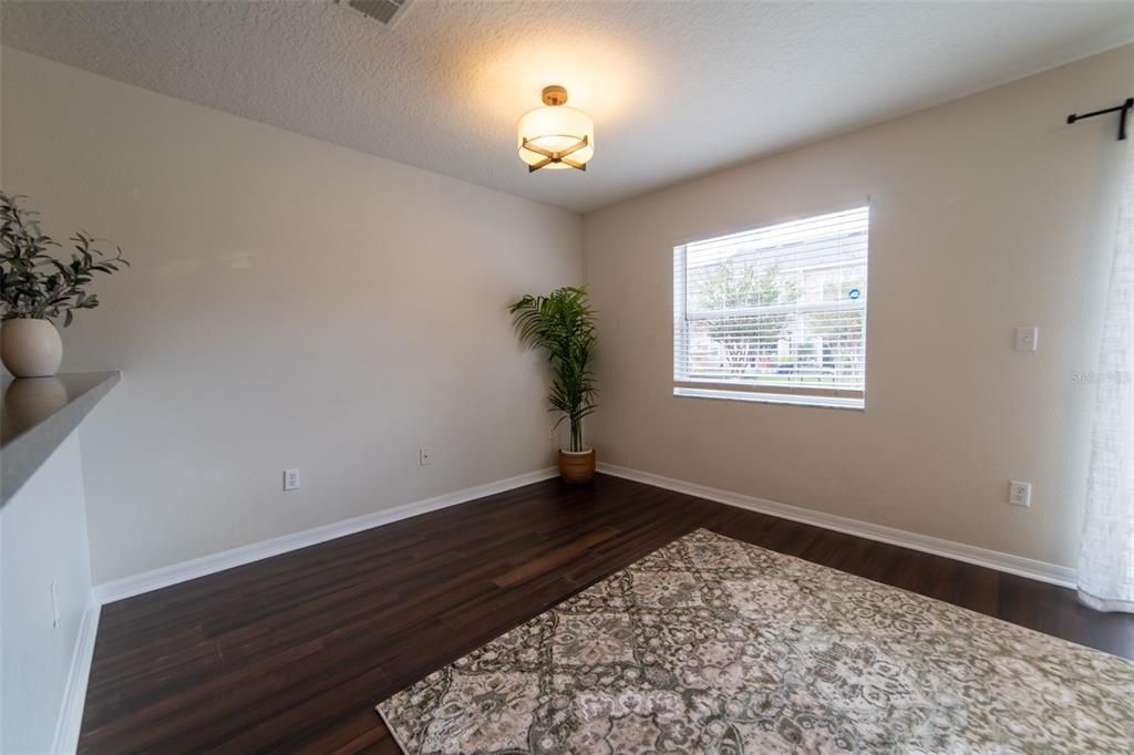 For Sale: $299,000 (2 beds, 2 baths, 1296 Square Feet)