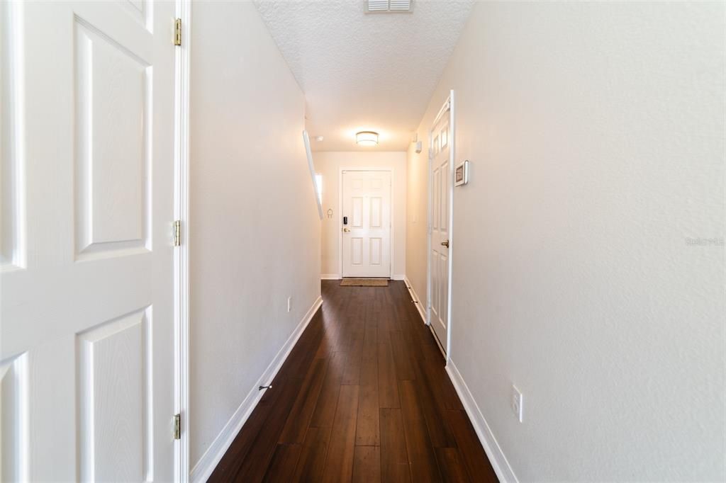 For Sale: $299,000 (2 beds, 2 baths, 1296 Square Feet)