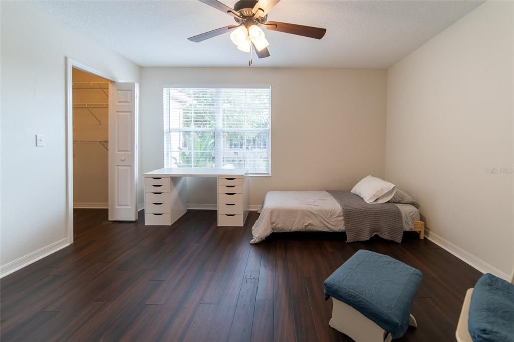 For Sale: $299,000 (2 beds, 2 baths, 1296 Square Feet)