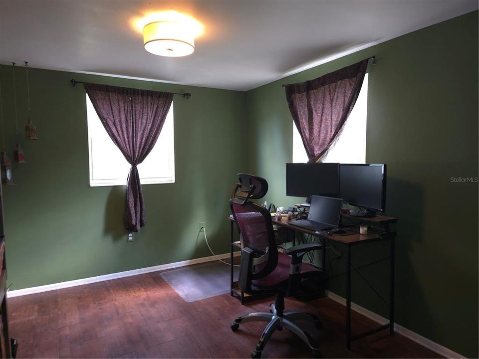 待售: $250,000 (2 贝兹, 1 浴室, 858 平方英尺)