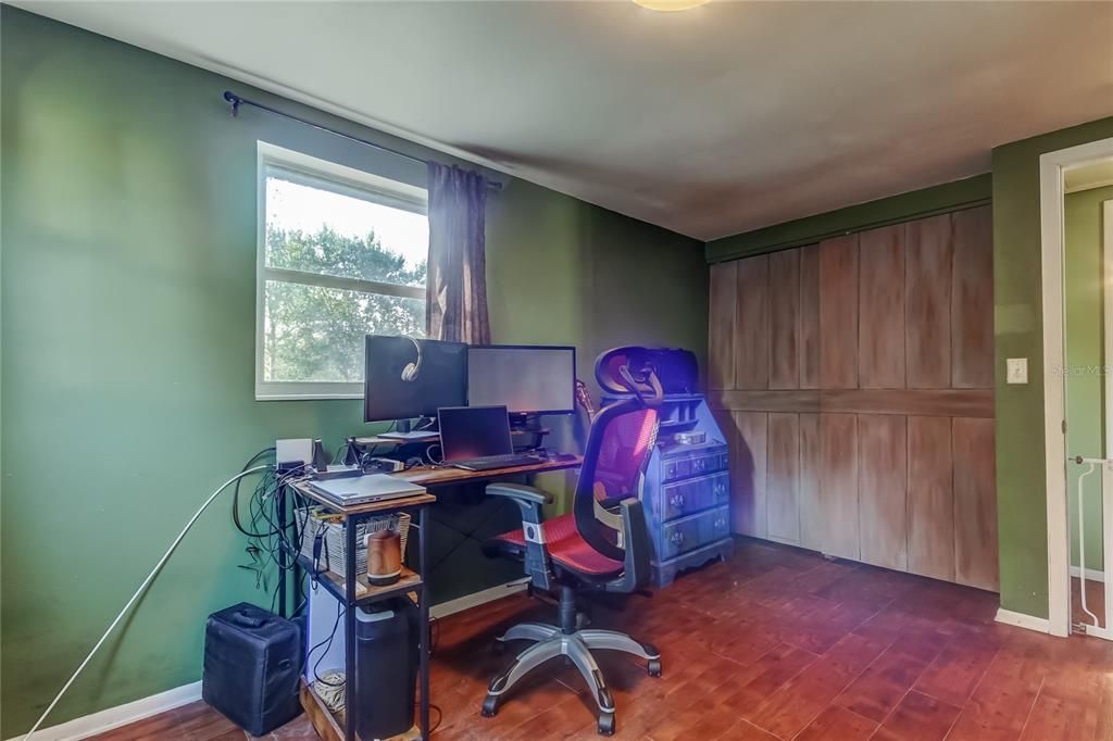 На продажу: $230,000 (2 спален, 1 ванн, 858 Квадратных фут)