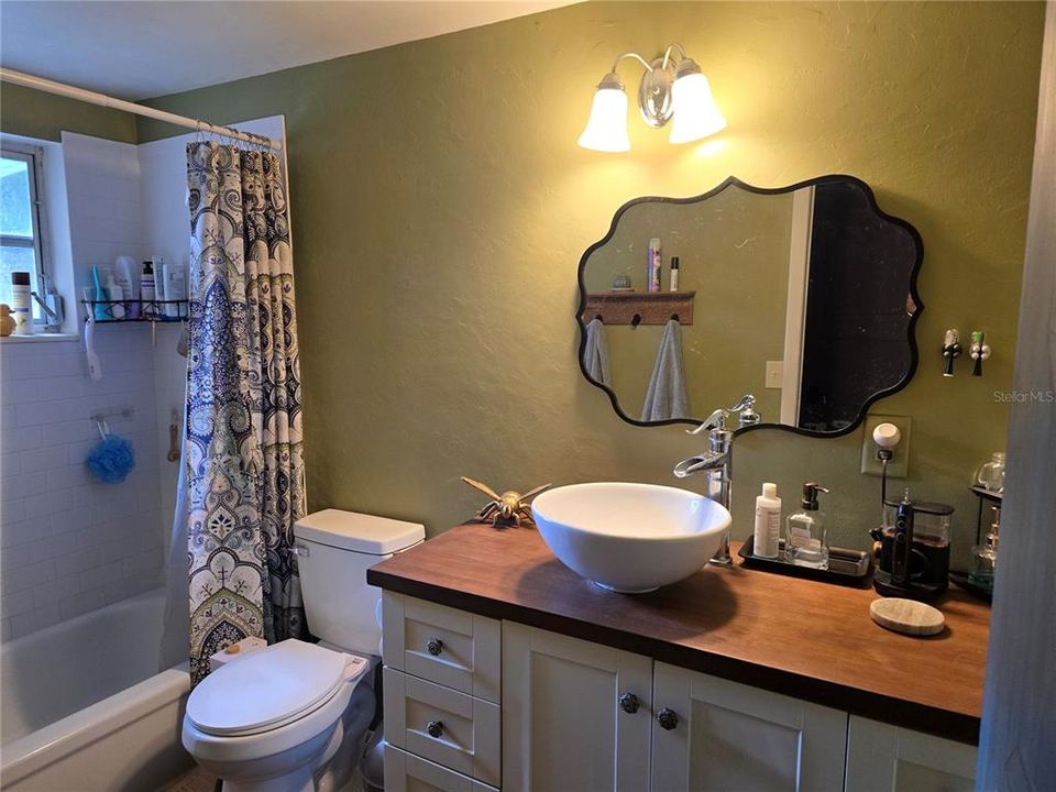 待售: $250,000 (2 贝兹, 1 浴室, 858 平方英尺)