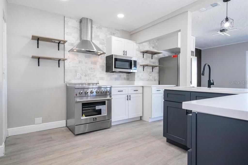 En Venta: $879,000 (3 camas, 3 baños, 1812 Pies cuadrados)