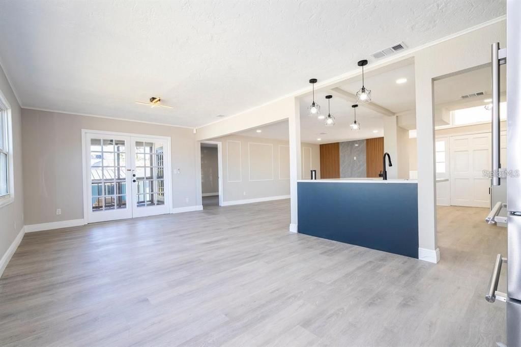 En Venta: $879,000 (3 camas, 3 baños, 1812 Pies cuadrados)