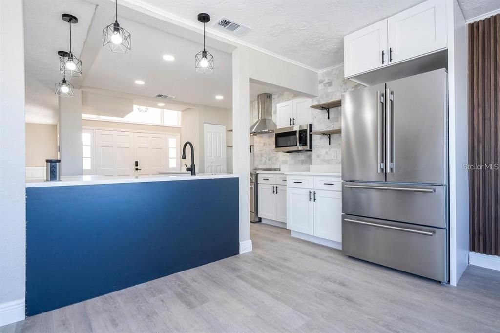 En Venta: $879,000 (3 camas, 3 baños, 1812 Pies cuadrados)