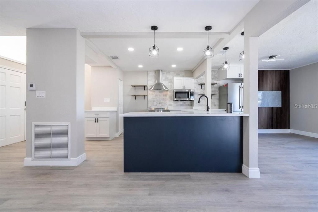 En Venta: $879,000 (3 camas, 3 baños, 1812 Pies cuadrados)