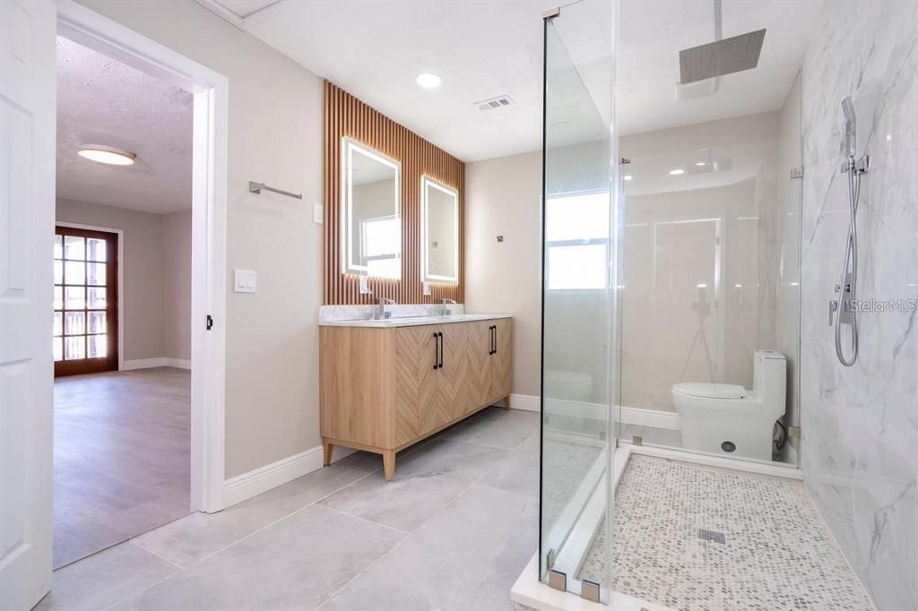 En Venta: $879,000 (3 camas, 3 baños, 1812 Pies cuadrados)