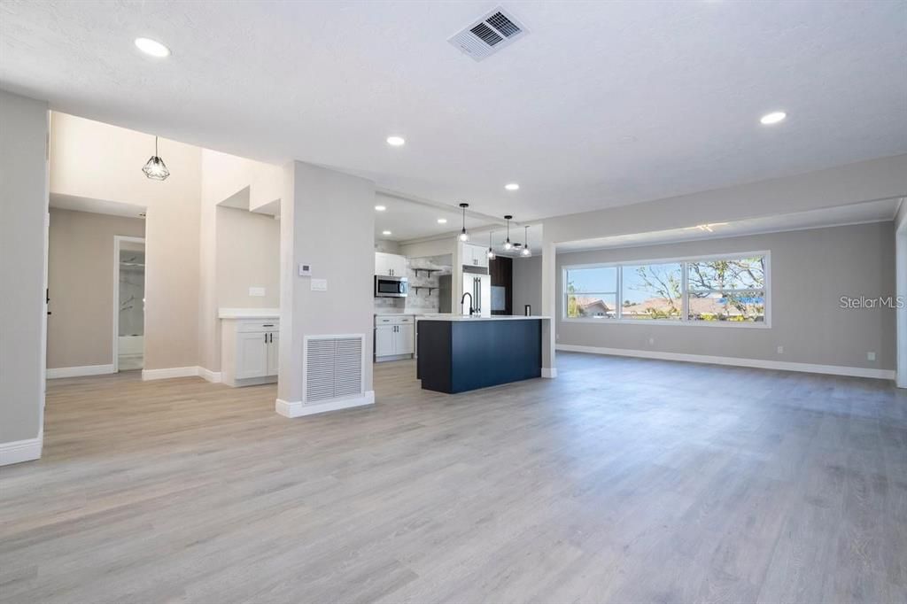 En Venta: $879,000 (3 camas, 3 baños, 1812 Pies cuadrados)