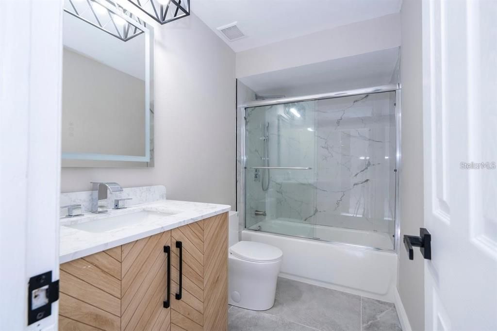 En Venta: $879,000 (3 camas, 3 baños, 1812 Pies cuadrados)