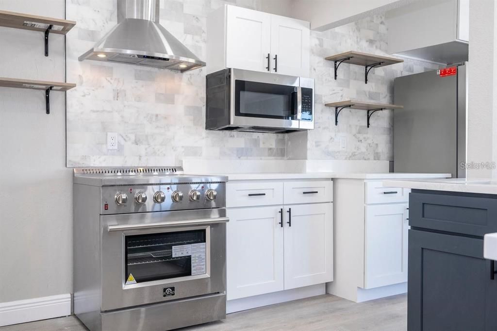 En Venta: $879,000 (3 camas, 3 baños, 1812 Pies cuadrados)