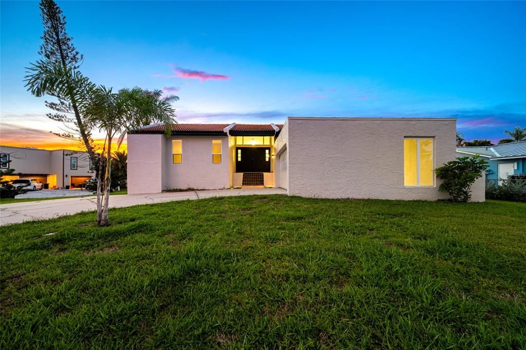 En Venta: $879,000 (3 camas, 3 baños, 1812 Pies cuadrados)