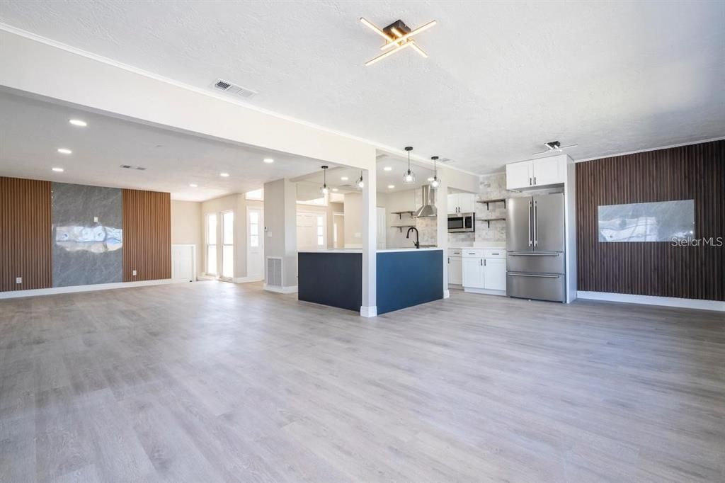 En Venta: $879,000 (3 camas, 3 baños, 1812 Pies cuadrados)