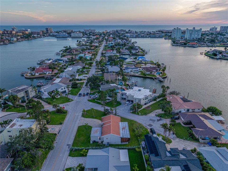 En Venta: $879,000 (3 camas, 3 baños, 1812 Pies cuadrados)