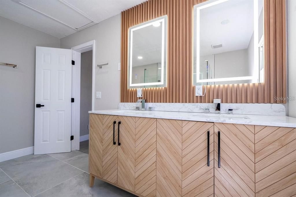 En Venta: $879,000 (3 camas, 3 baños, 1812 Pies cuadrados)