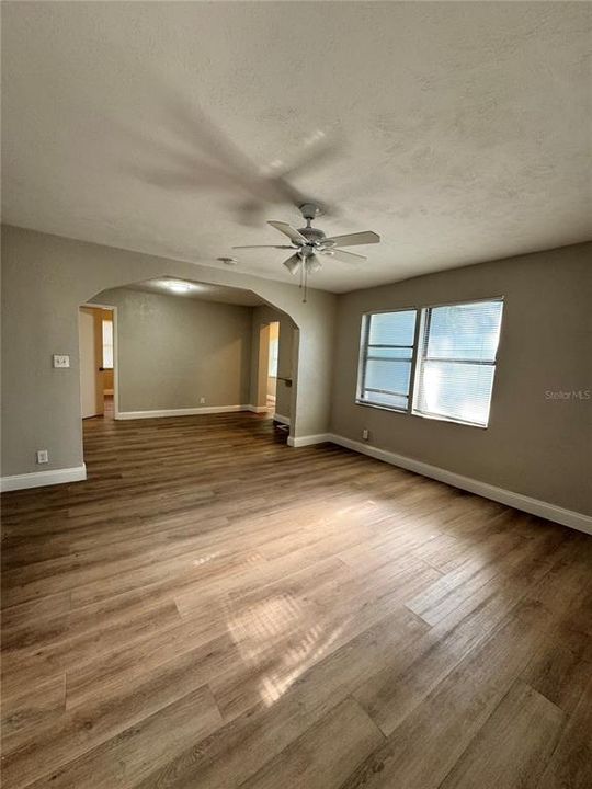 В аренду: $1,700 (2 спален, 1 ванн, 1113 Квадратных фут)